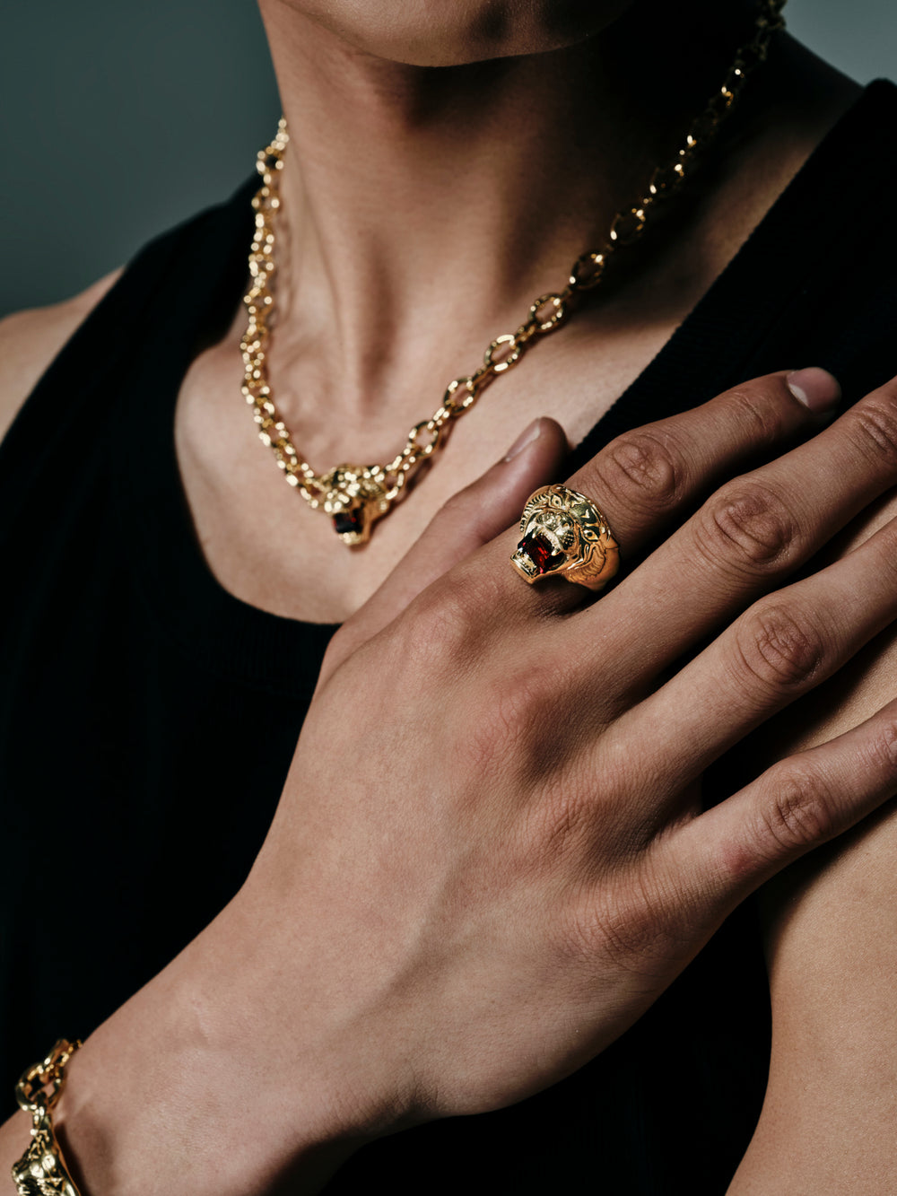Love Kills Signet - Garnet | Gold