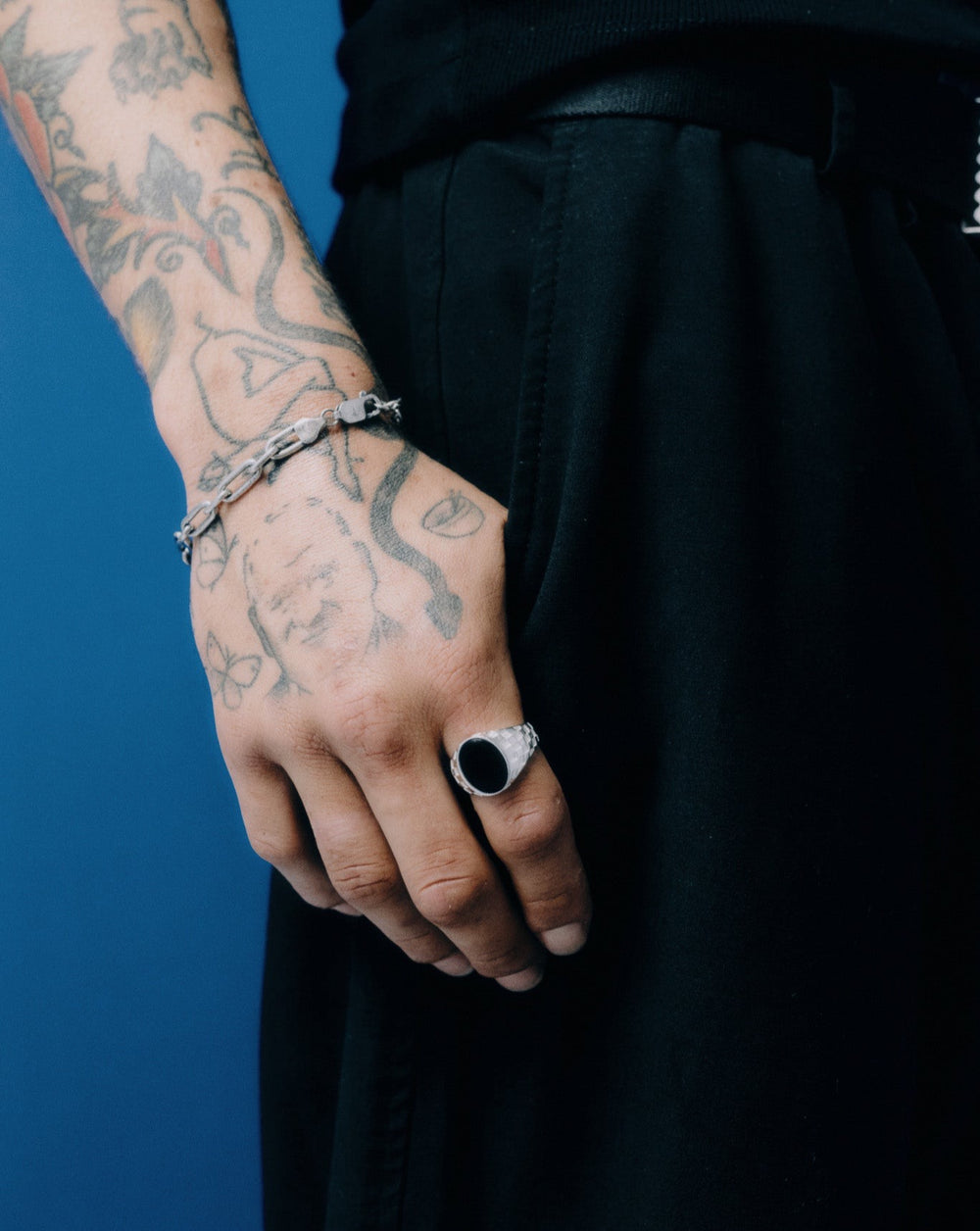 Checkered Signet - Onyx