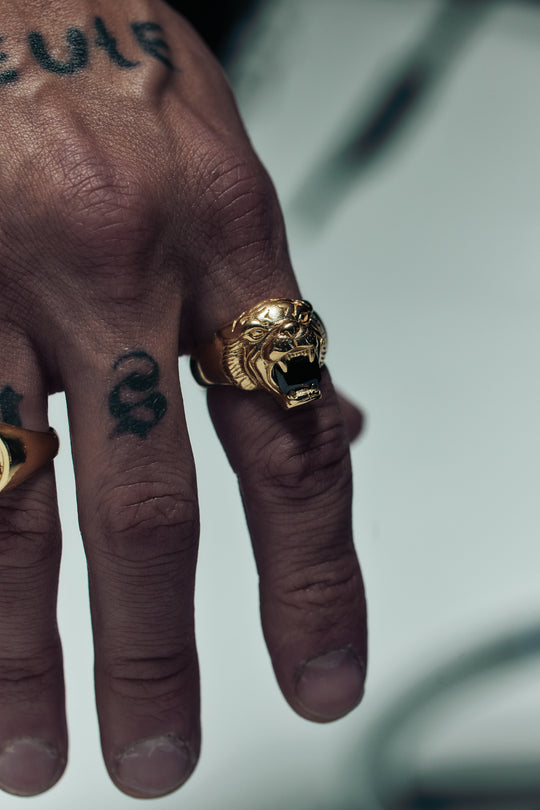 Love Kills Signet - Black Zircon | Gold