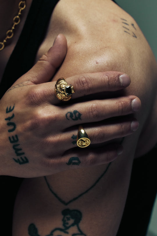 Love Kills Signet - Black Zircon | Gold