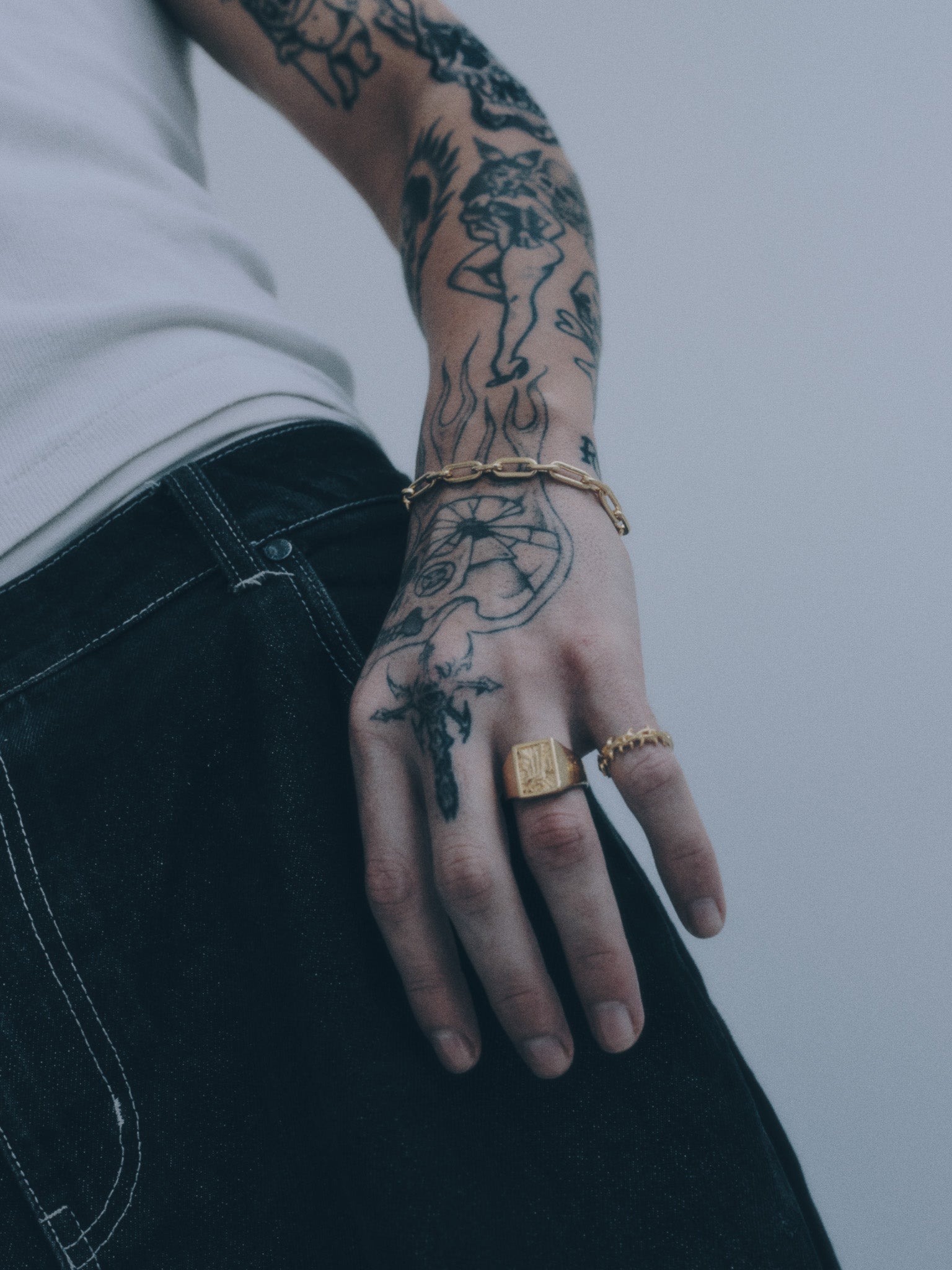 Favourites In Gold – Lox & Chain