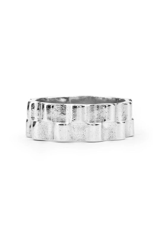 Oscillate Ring